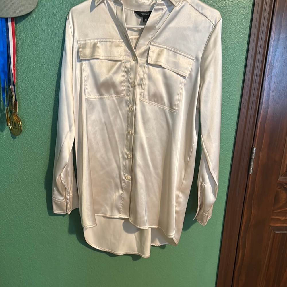 Simply Vera Vera Wang White Long Sleeve Button Down Shirt